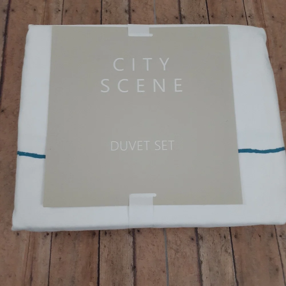 City Scene White Twin Duvet Set